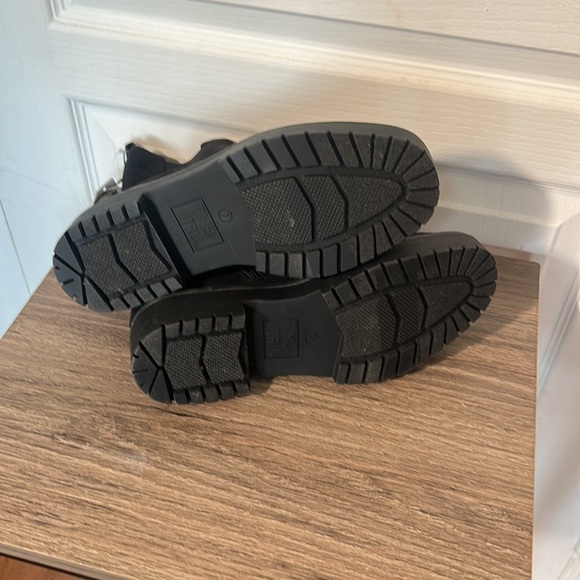 NWT NO BOX TIME AND TRU FAUX SUEDE BLACK ANKLE BOOTS BEADED SIDE ZIPPER SIZE 7 - Picture 8 of 8